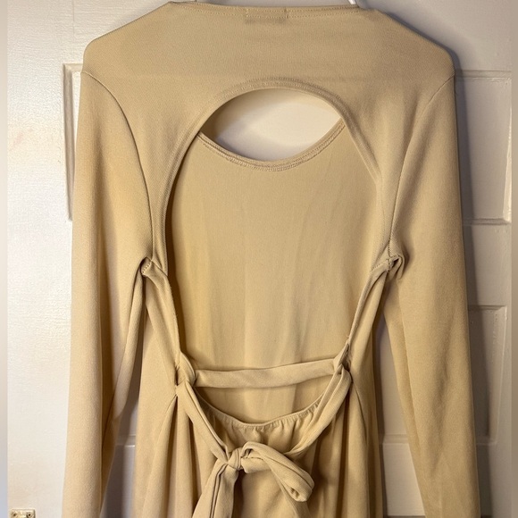 PrettyLittleThing Beige Long Sleeve Dress - Picture 4 of 5